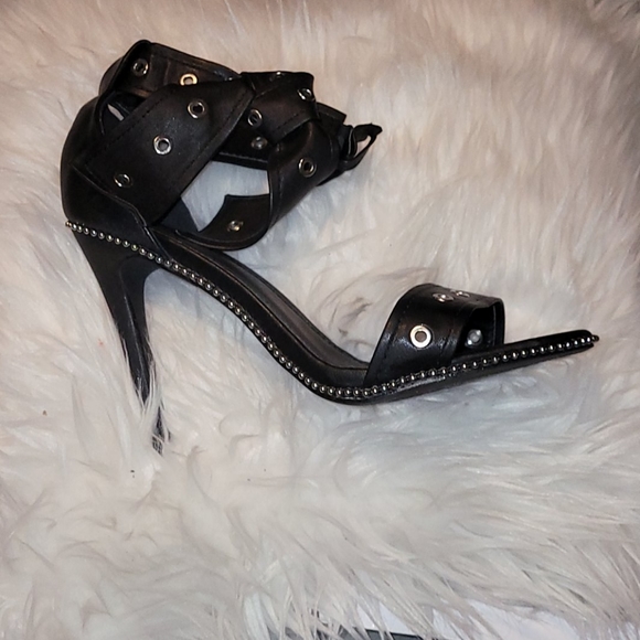 Fashion Nova heels - Picture 2 of 9